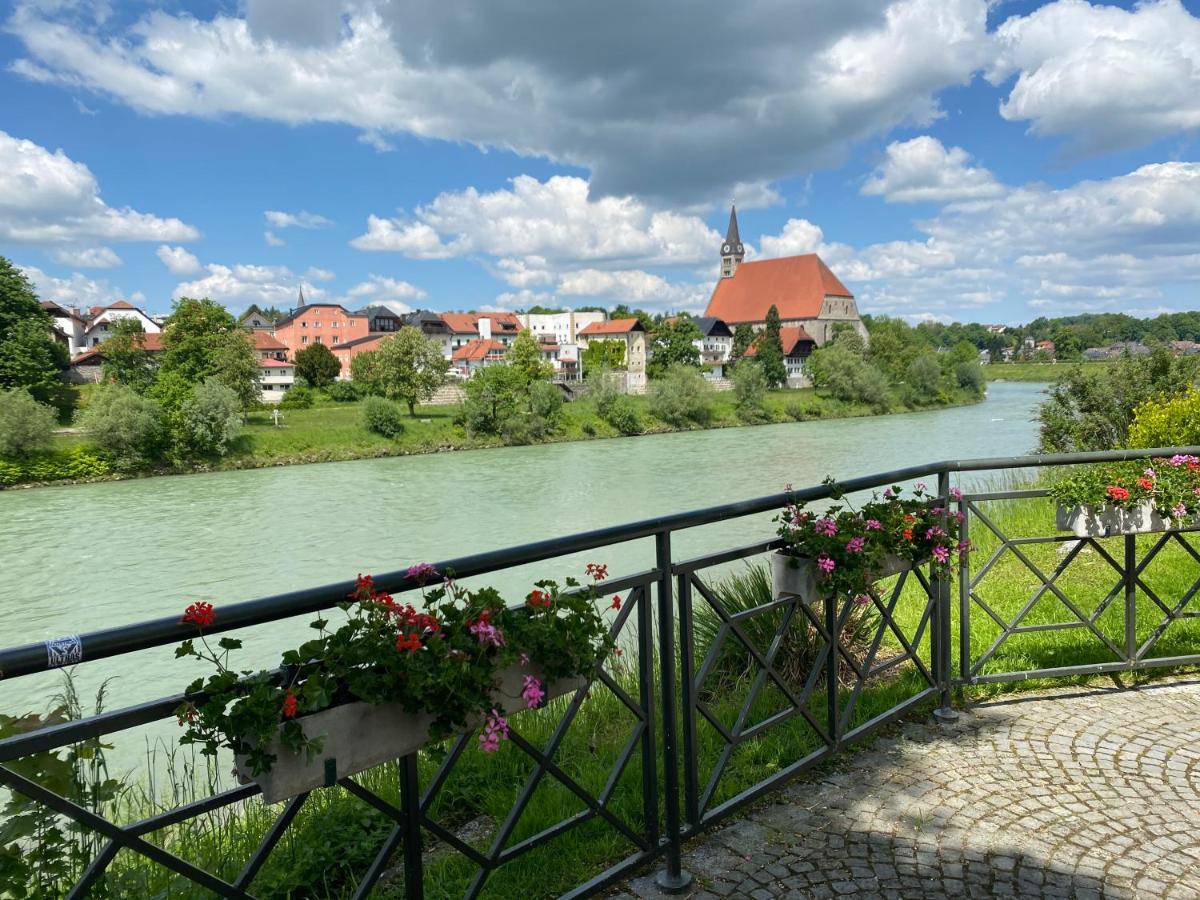 Ferienwohnung An Der Idyllischen Salzachschleife Naehe Salzburg 劳芬 外观 照片