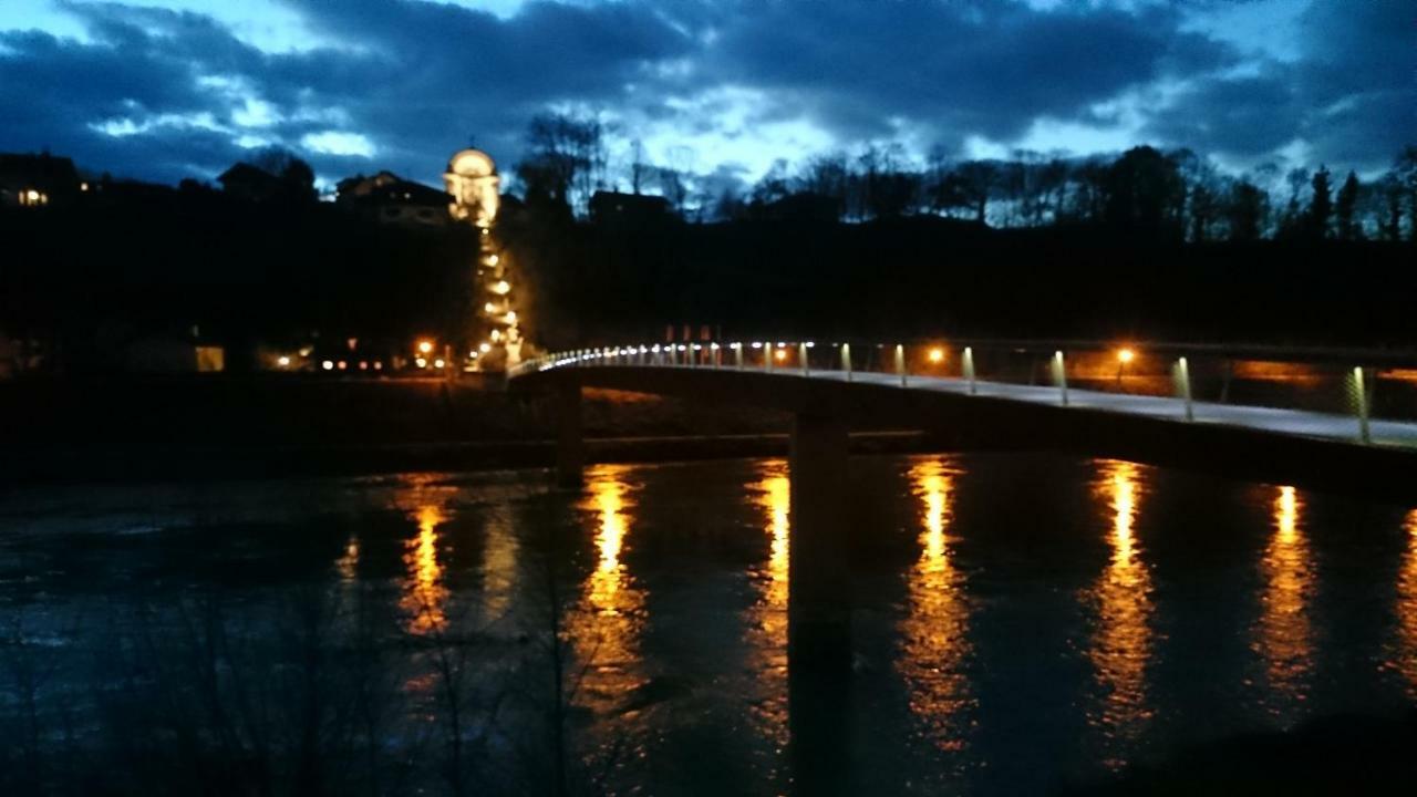 Ferienwohnung An Der Idyllischen Salzachschleife Naehe Salzburg 劳芬 外观 照片