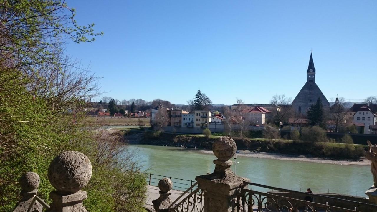 Ferienwohnung An Der Idyllischen Salzachschleife Naehe Salzburg 劳芬 外观 照片