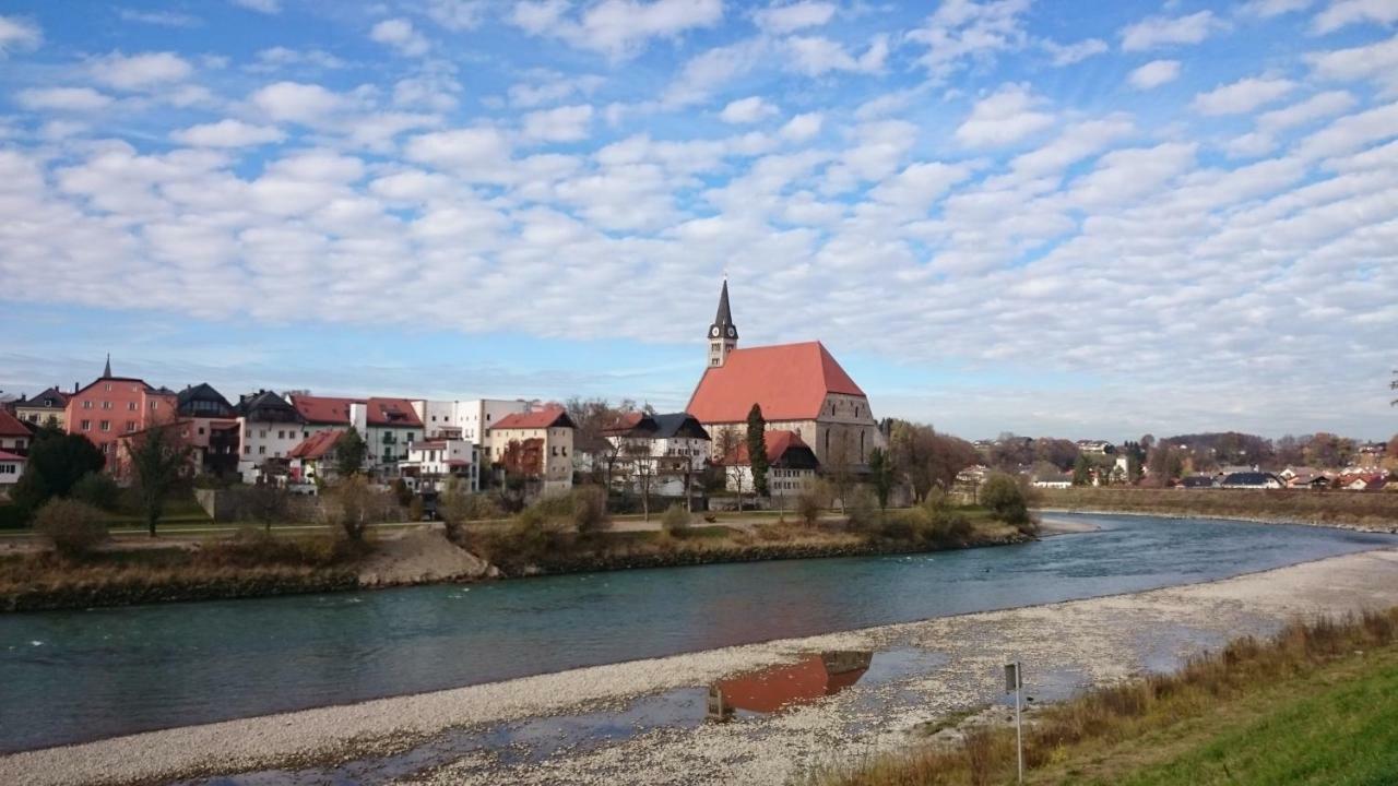 Ferienwohnung An Der Idyllischen Salzachschleife Naehe Salzburg 劳芬 外观 照片